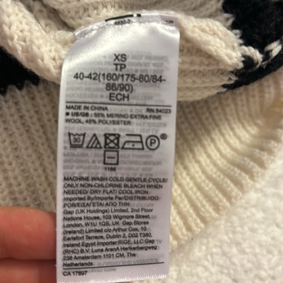 Banana Republic striped sweater with bell sleeves - Picture 5 of 7